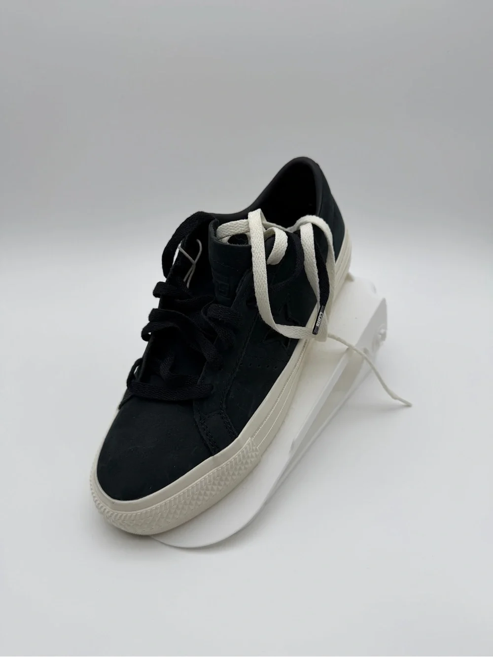 Converse One Star Sneakers | Black | Unisex M7/W8.5 | NWOB